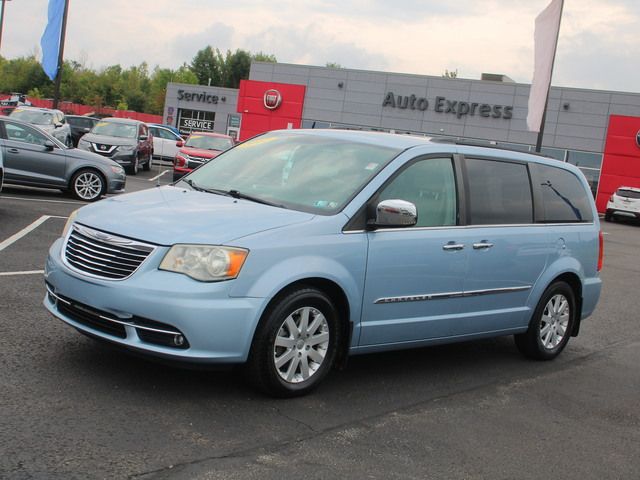 2012 Chrysler Town & Country Touring-L