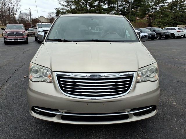 2012 Chrysler Town & Country Limited