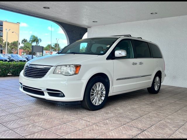 2012 Chrysler Town & Country Limited