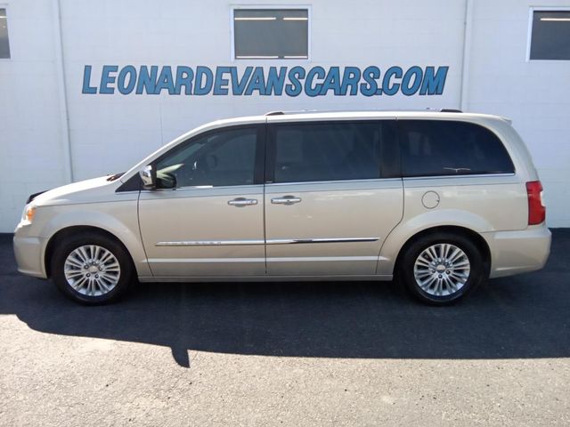 2012 Chrysler Town & Country Limited