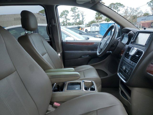 2012 Chrysler Town & Country Touring