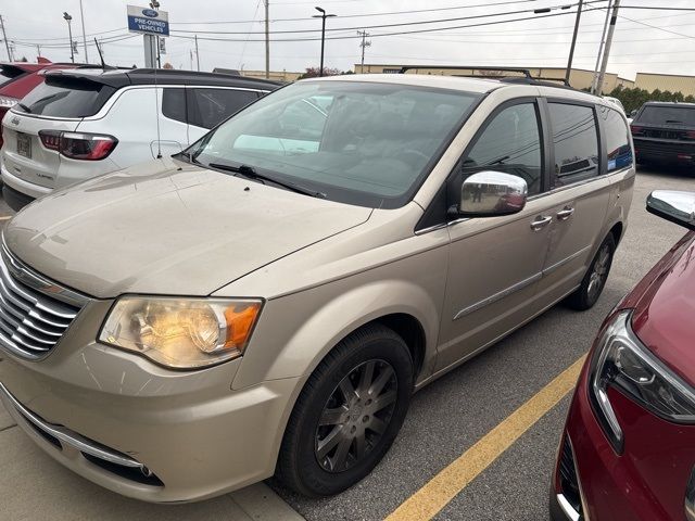 2012 Chrysler Town & Country Touring