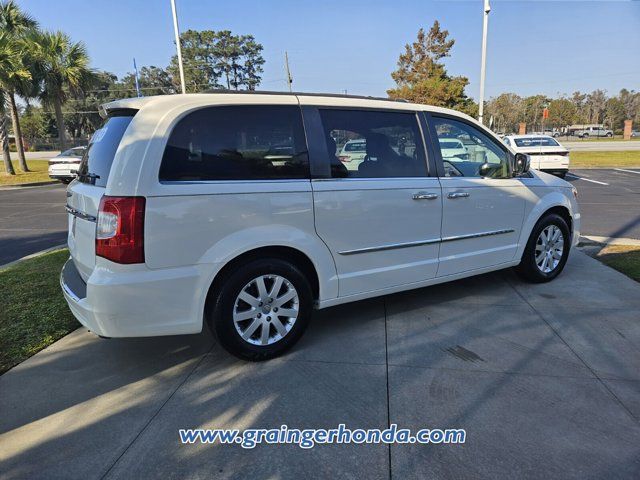 2012 Chrysler Town & Country Touring