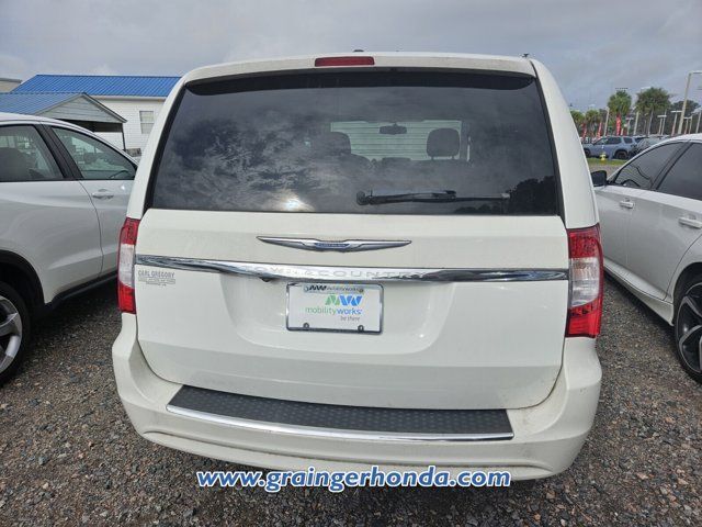 2012 Chrysler Town & Country Touring