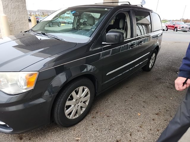 2012 Chrysler Town & Country Touring