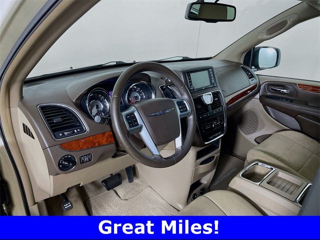 2012 Chrysler Town & Country Touring