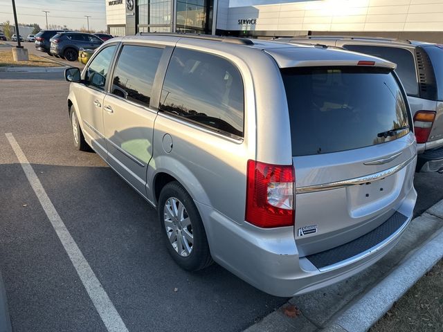 2012 Chrysler Town & Country Touring