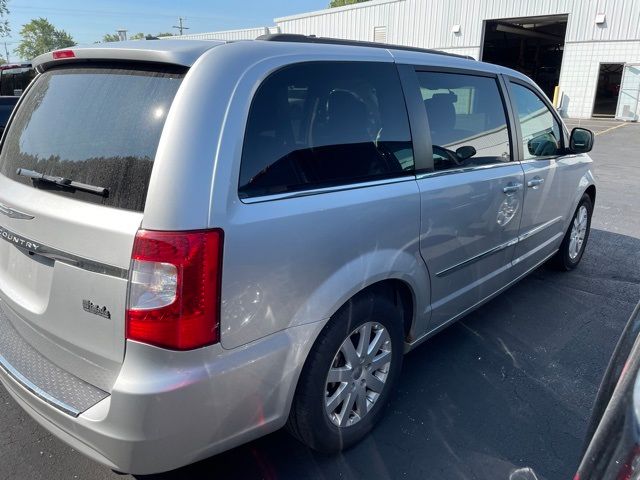 2012 Chrysler Town & Country Touring