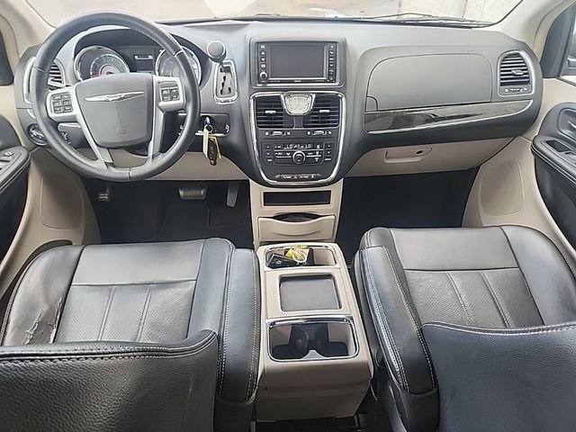 2012 Chrysler Town & Country Touring