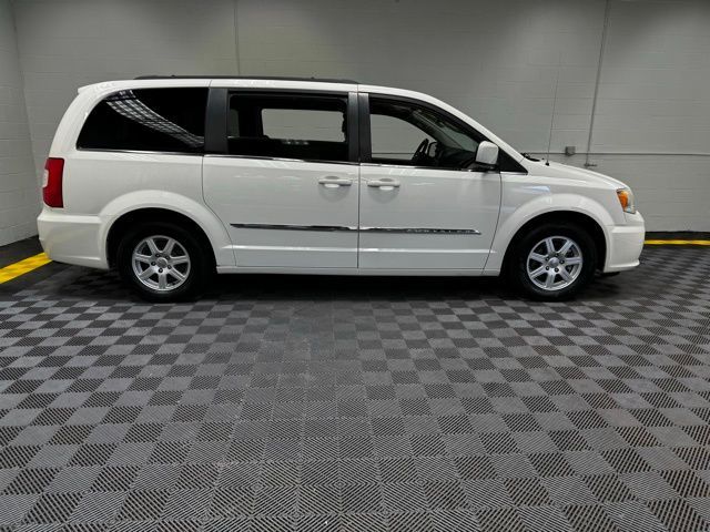 2012 Chrysler Town & Country Touring