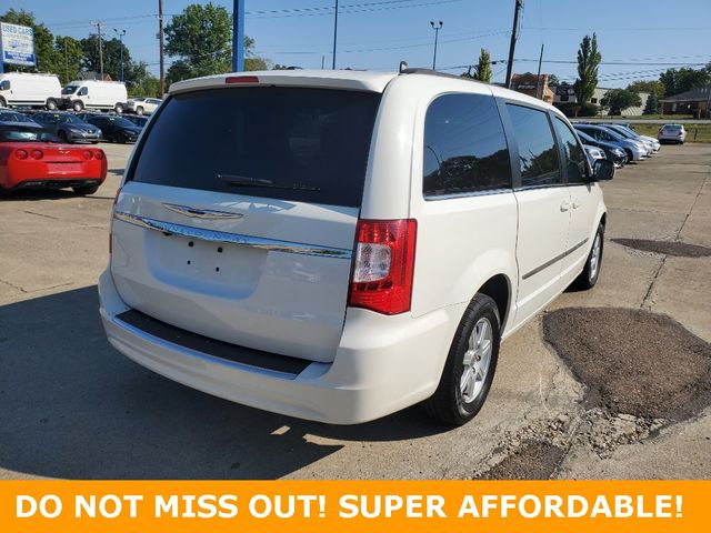 2012 Chrysler Town & Country Touring