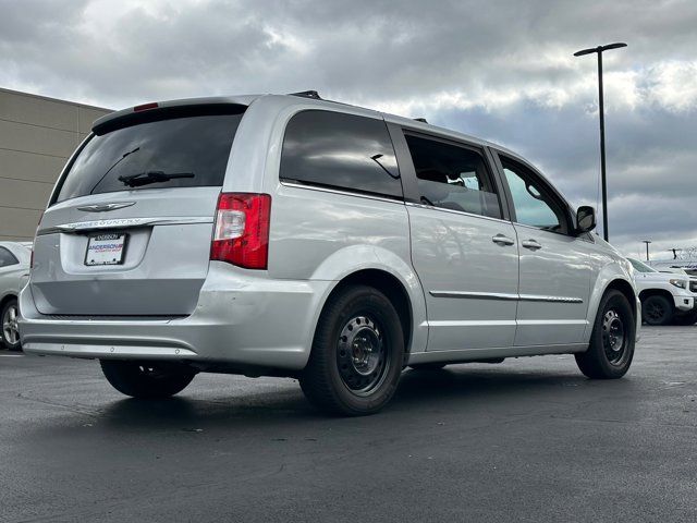 2012 Chrysler Town & Country Touring