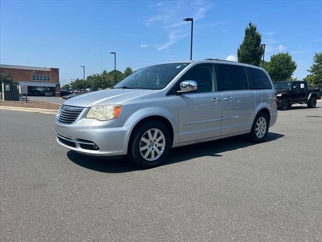 2012 Chrysler Town & Country Touring-L