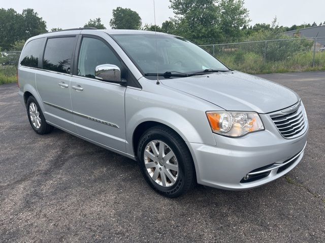 2012 Chrysler Town & Country Touring-L