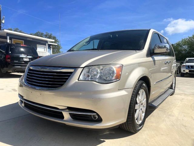 2012 Chrysler Town & Country Touring-L