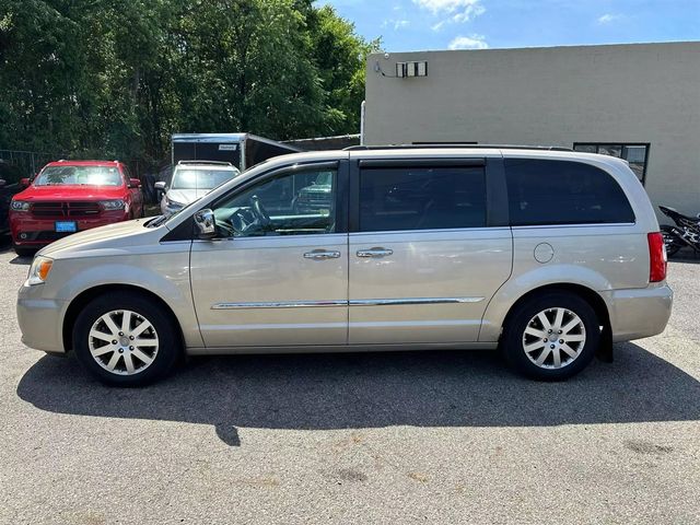 2012 Chrysler Town & Country Touring-L