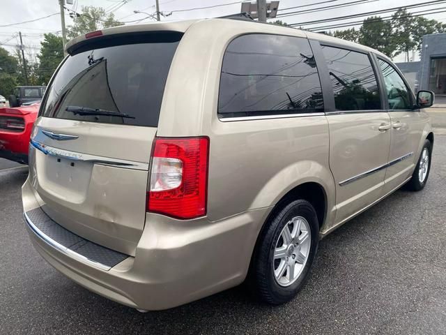 2012 Chrysler Town & Country Touring