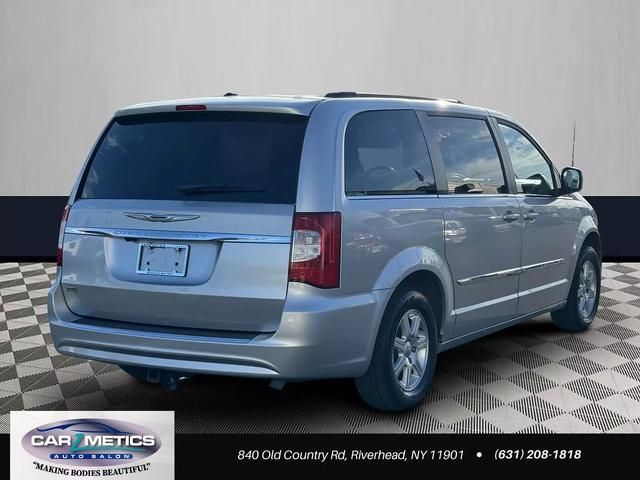 2012 Chrysler Town & Country Touring