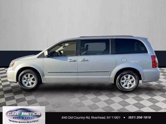 2012 Chrysler Town & Country Touring