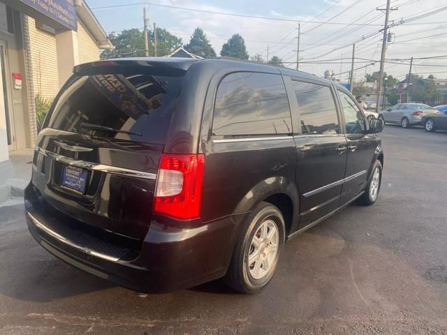 2012 Chrysler Town & Country Touring