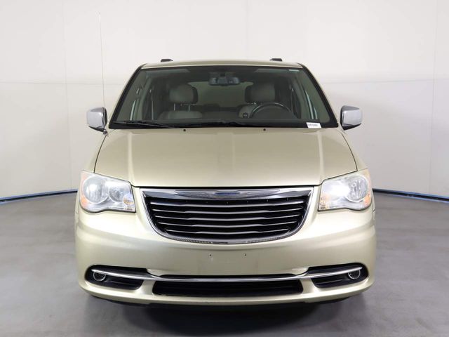 2012 Chrysler Town & Country Touring-L