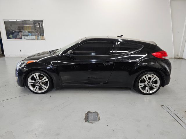 2012 Hyundai Veloster Red Interior