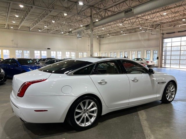 2012 Jaguar XJ Base