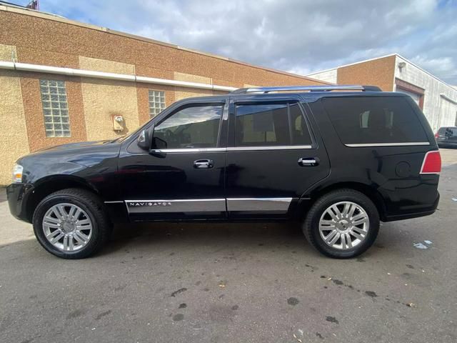 2012 Lincoln Navigator Base