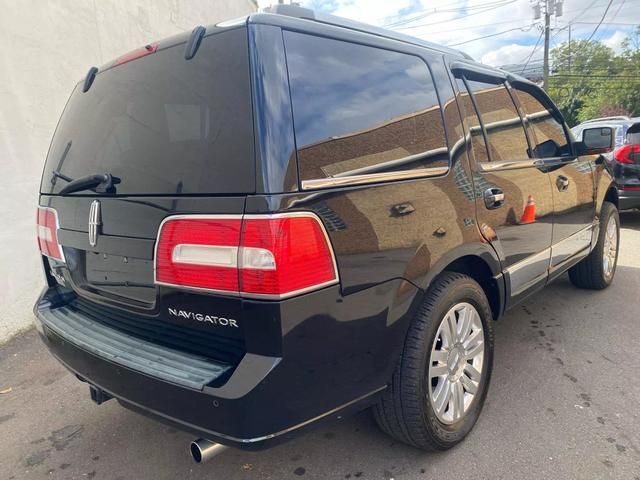 2012 Lincoln Navigator Base