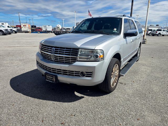 2012 Lincoln Navigator L Base