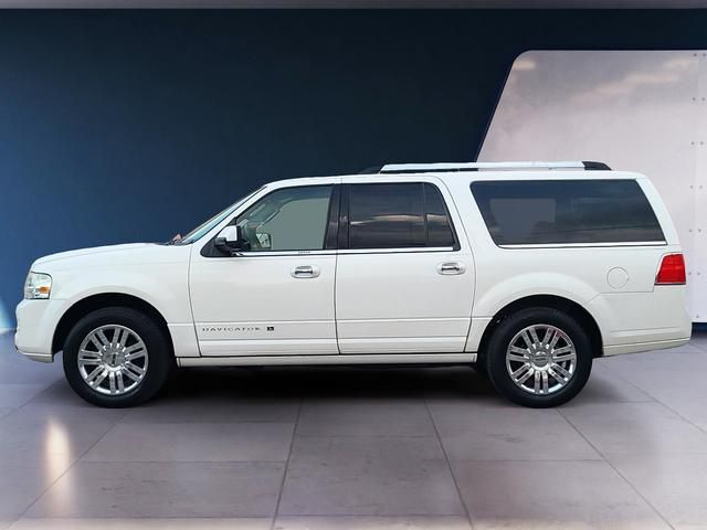 2012 Lincoln Navigator L Base