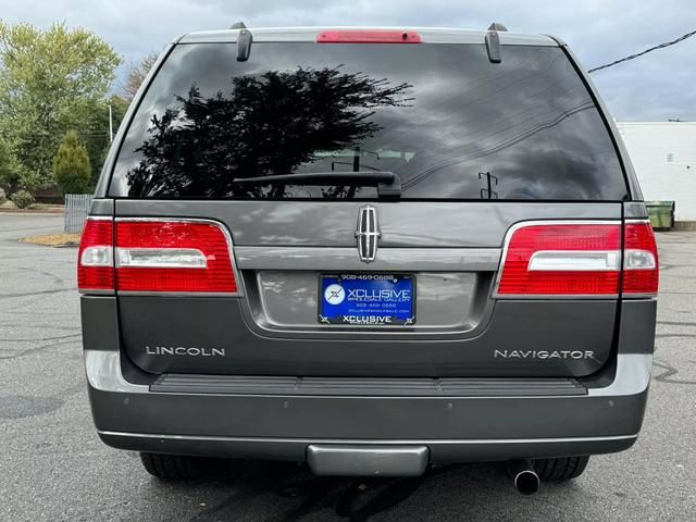 2012 Lincoln Navigator L Base