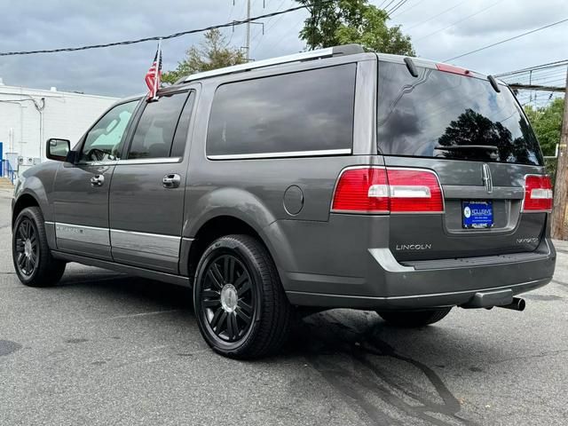 2012 Lincoln Navigator L Base