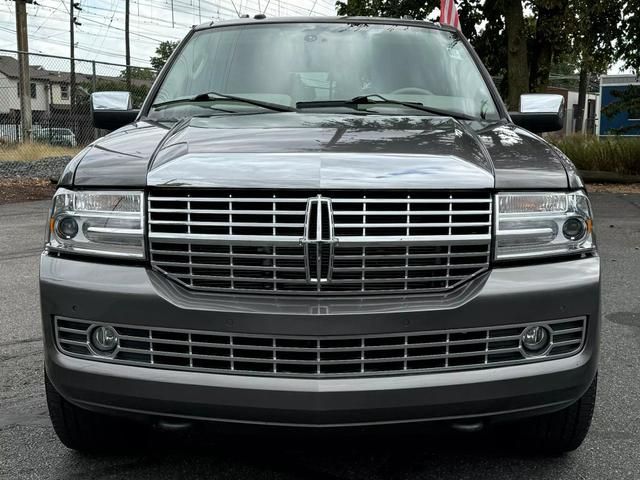 2012 Lincoln Navigator L Base