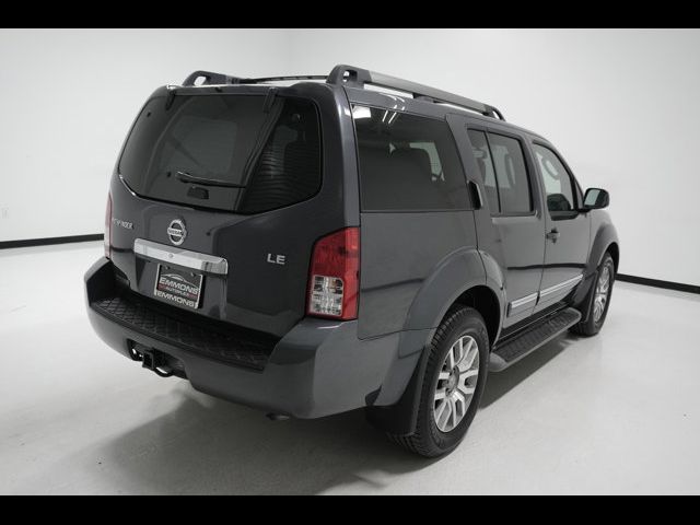 2012 Nissan Pathfinder LE