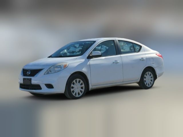 2012 Nissan Versa SV