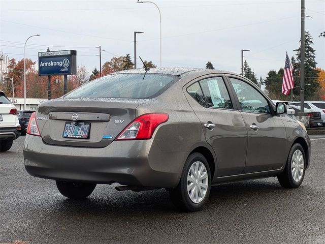 2012 Nissan Versa SV