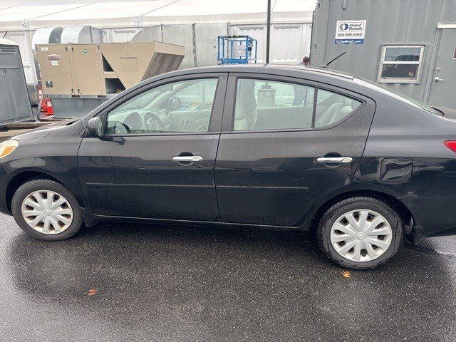 2012 Nissan Versa SV