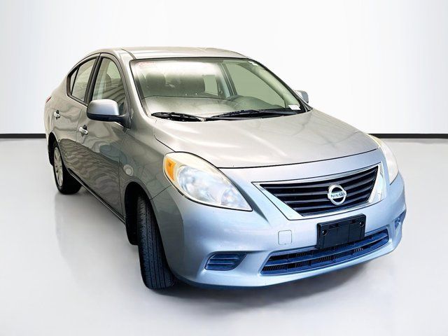 2012 Nissan Versa SV