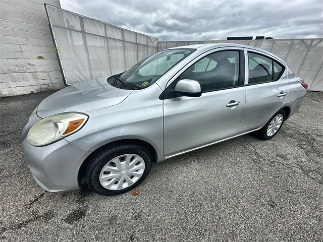 2012 Nissan Versa SV