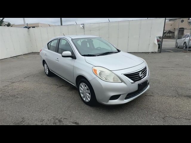 2012 Nissan Versa SV