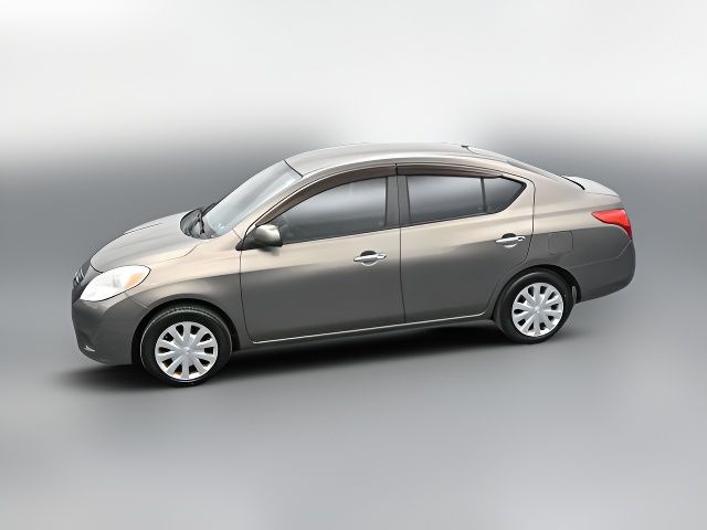 2012 Nissan Versa SV