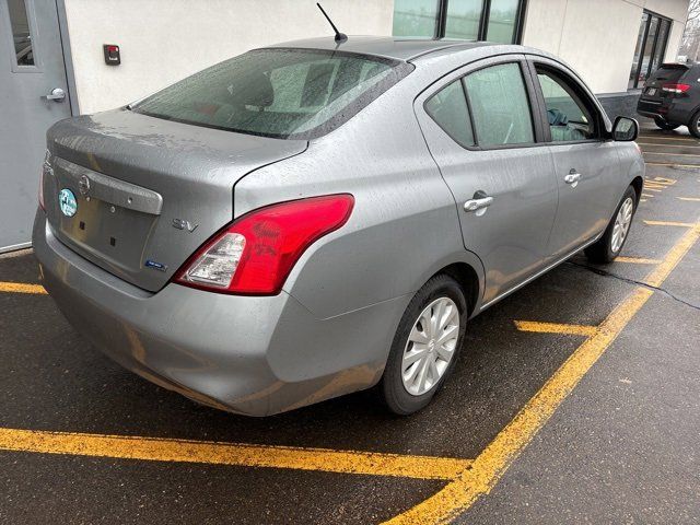 2012 Nissan Versa SV