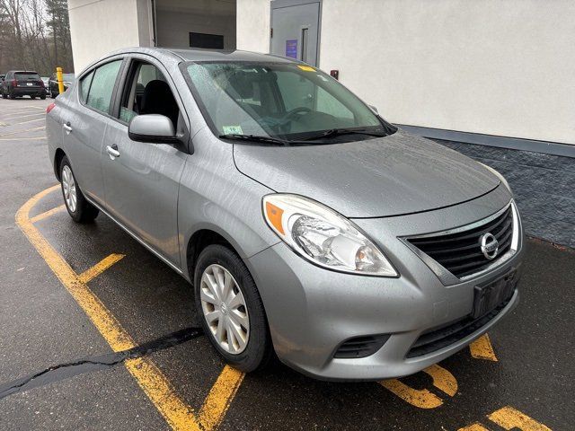 2012 Nissan Versa SV