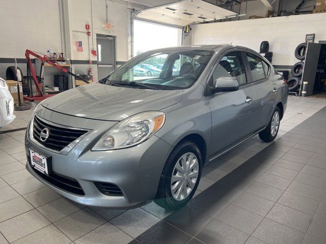 2012 Nissan Versa SV