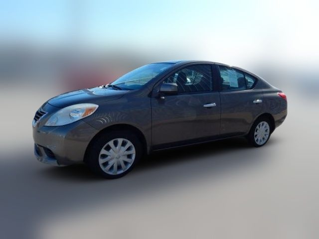 2012 Nissan Versa SV