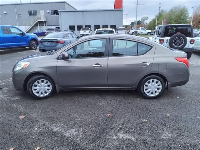 2012 Nissan Versa SV