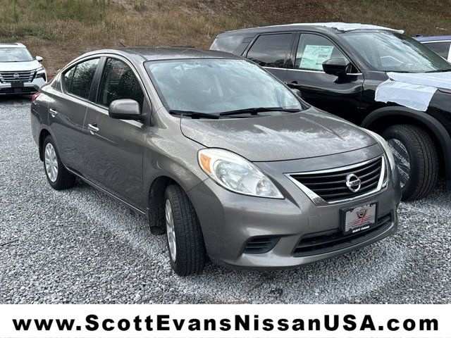 2012 Nissan Versa SV