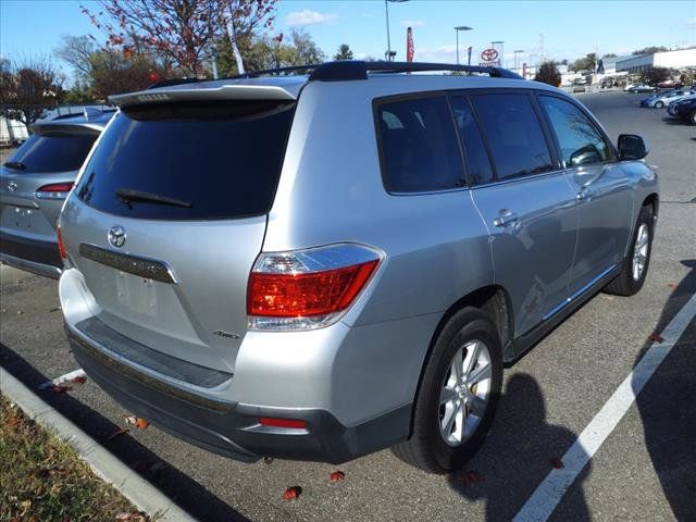 2012 Toyota Highlander SE