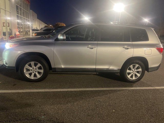 2012 Toyota Highlander SE